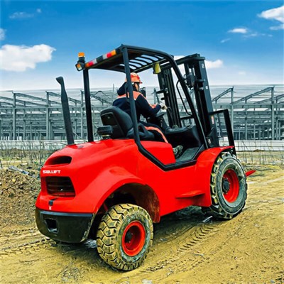 3-tonový vysokozdvižný vozík do terénu